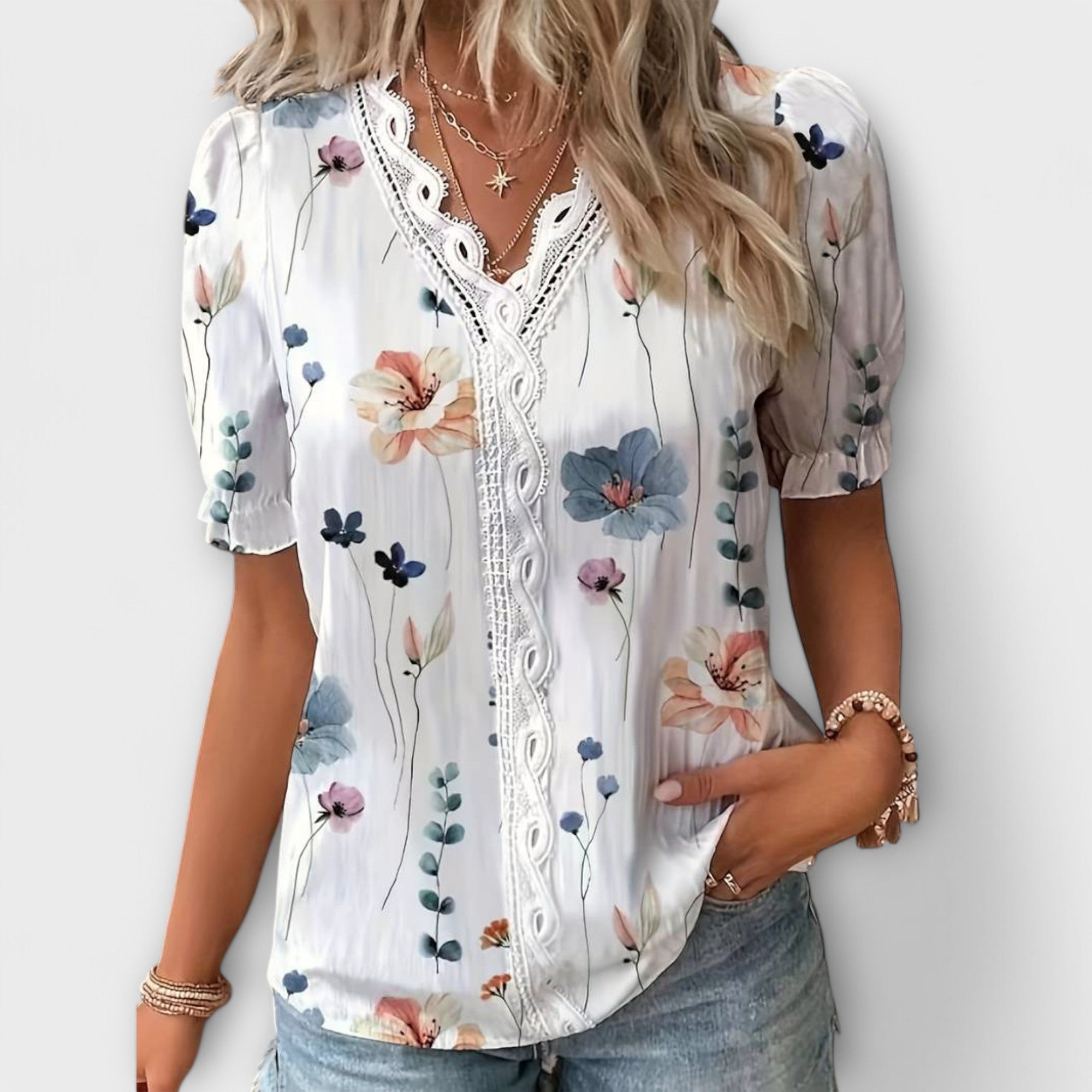 Emily - Fashion blouse with V-neckline