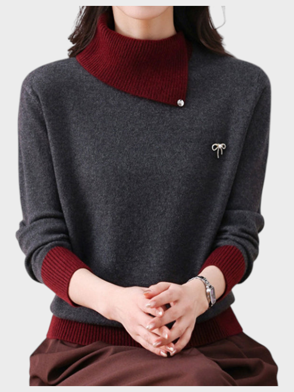 Solvej | Classic Knitted Sweater with High Neck and Contrast Panel