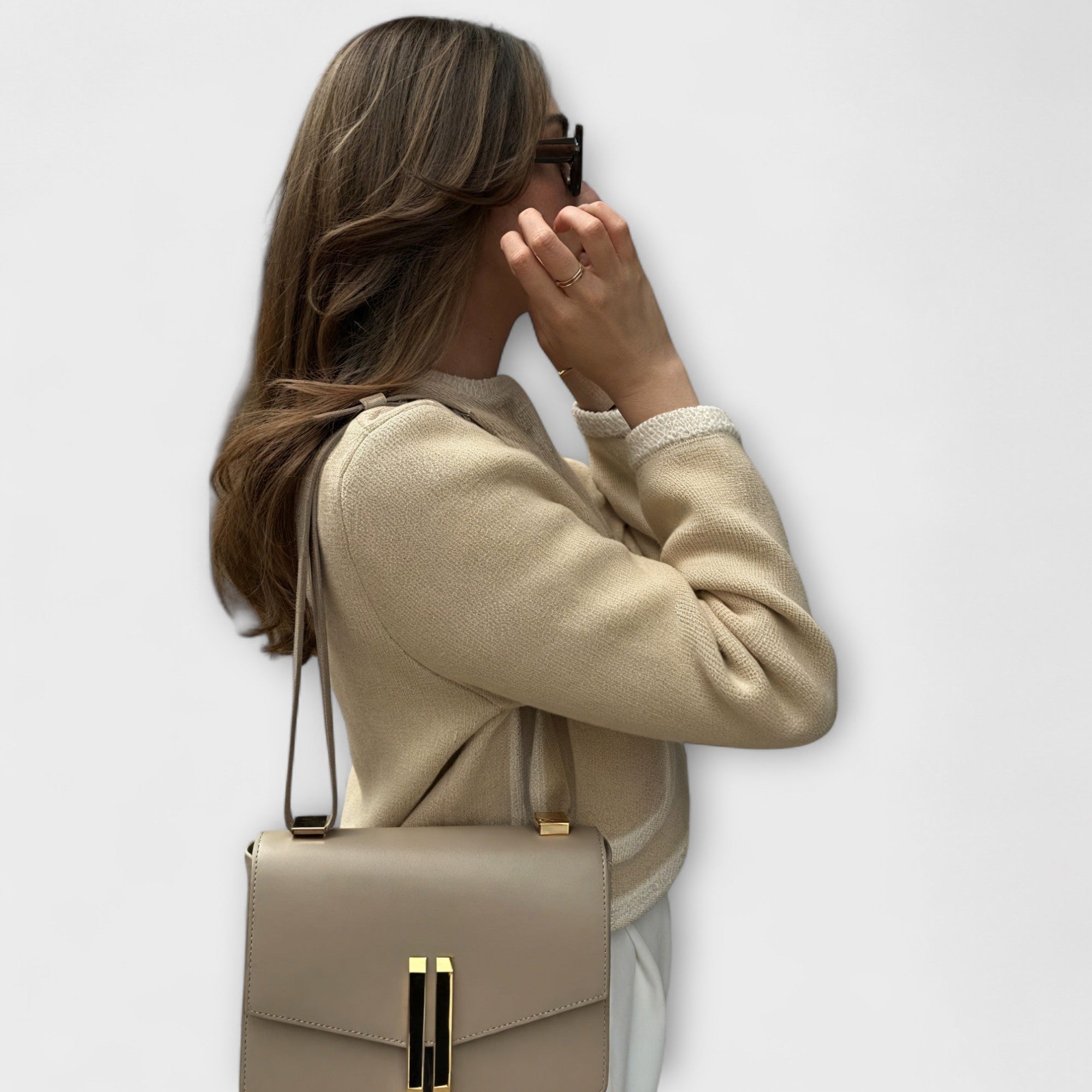 Classic scarf with decorative pockets