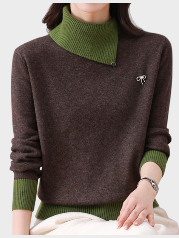 Solvej | Classic Knitted Sweater with High Neck and Contrast Panel