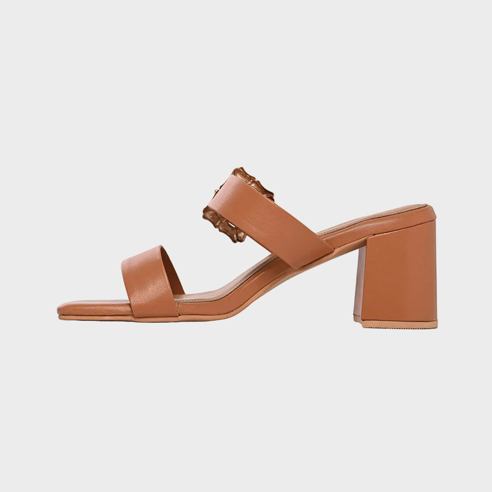 Holly - Tan sandals with double strap and buckles