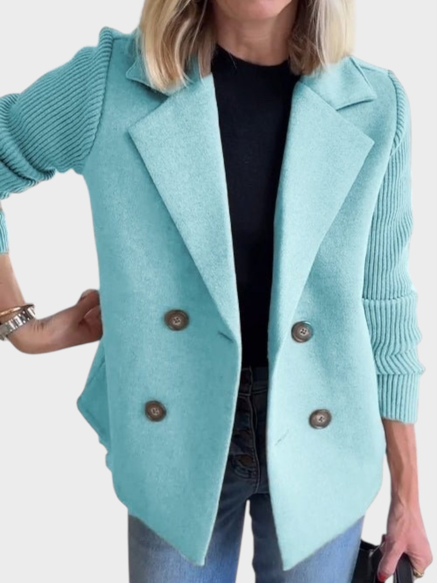 Elegant jacket with knitted sleeves