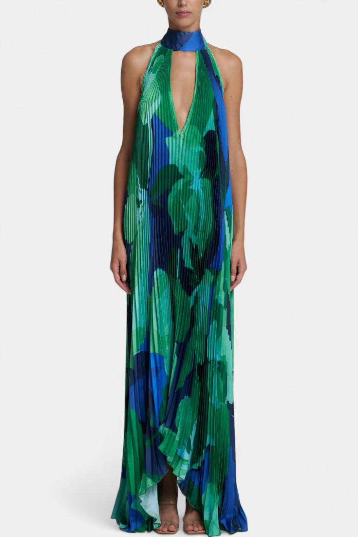 Giselle long pleated dress with neckline and elegant movement