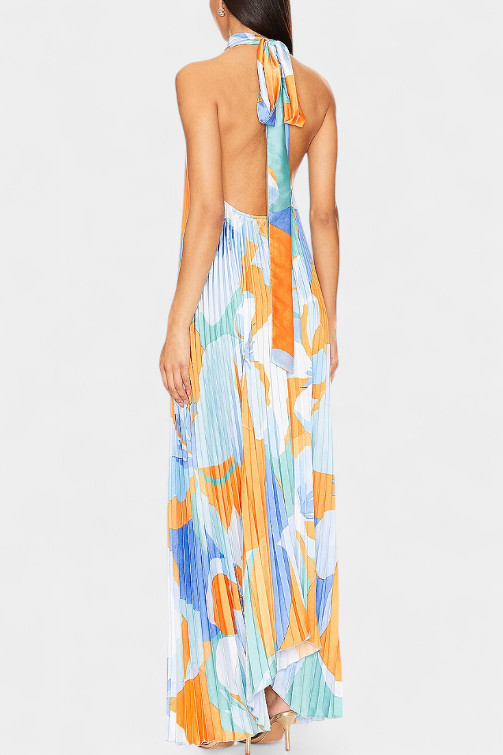 Giselle long pleated dress with neckline and elegant movement